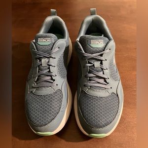 Skechers Go Run size 9.5 in blue